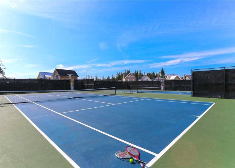 Farm District Tennis Courts
