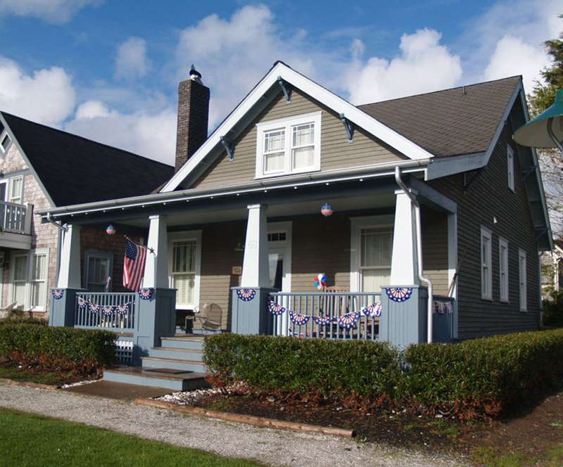 Front of a cottage rental in Seabrook WA