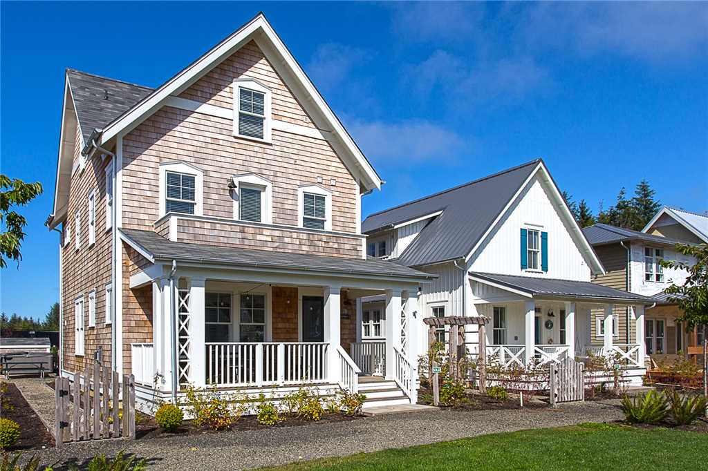 Exterior of the Seabiscuit rental in Seabrook 