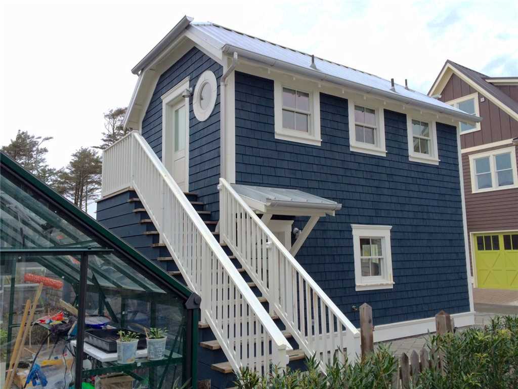 1 bedroom blue cottage on washington coast