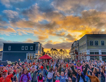 Fans cheering and dancing at Seabrook's concert series