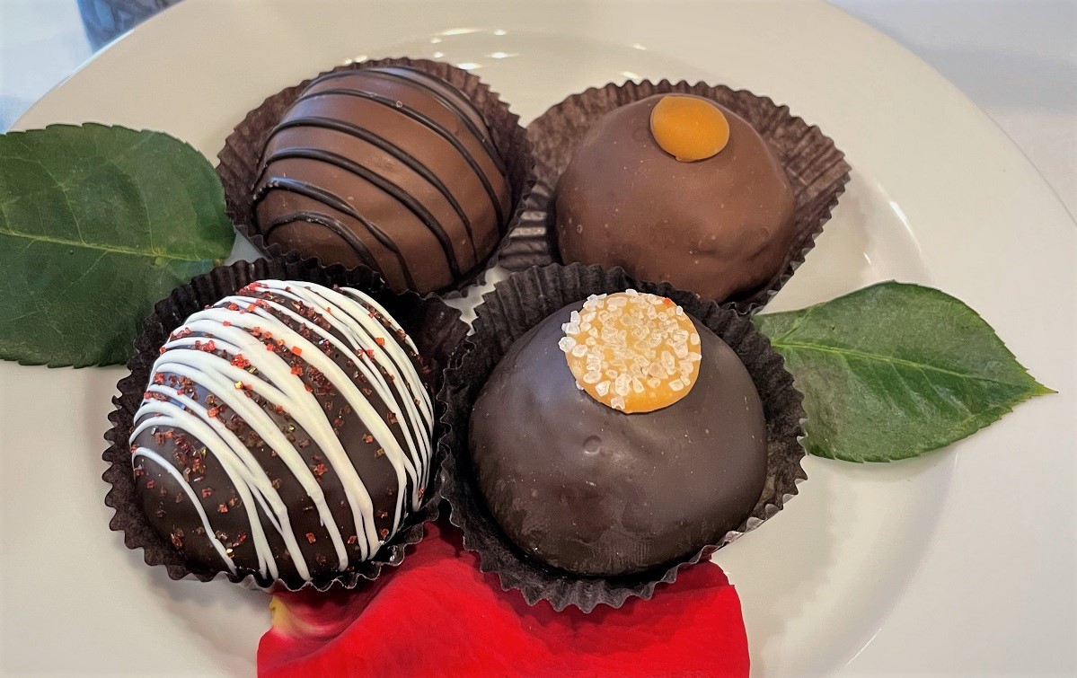 Enjoy Signature Sweets From The Sweet Life When You Add A Valentine's By The Sea Package!